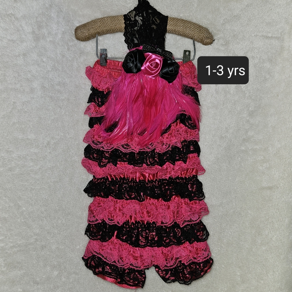 Strapless lace romper w/feather headband